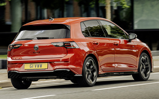 Volkswagen Golf R-Line (2024) UK (#123300)