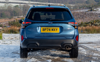 Subaru Forester e-Boxer (2025) UK (#125081)