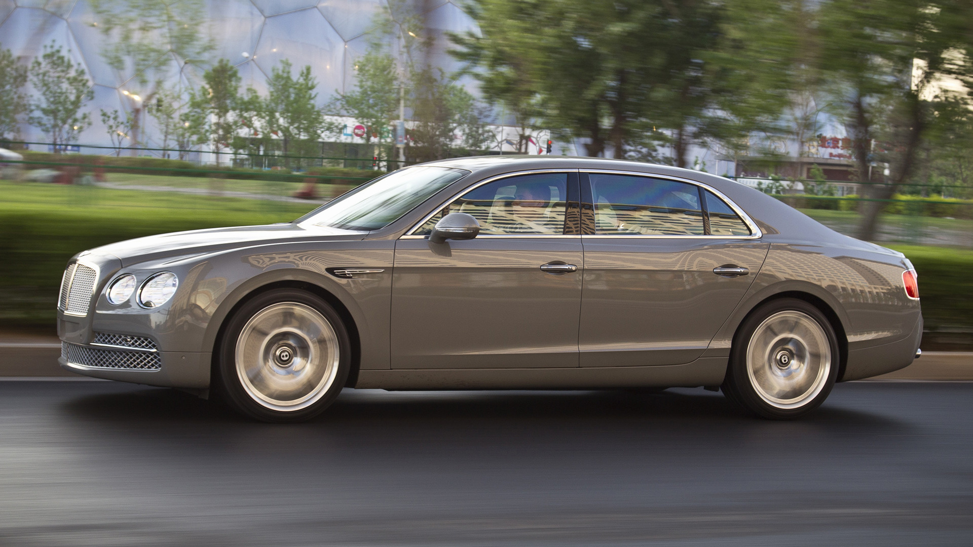 Bentley flying spur 2013