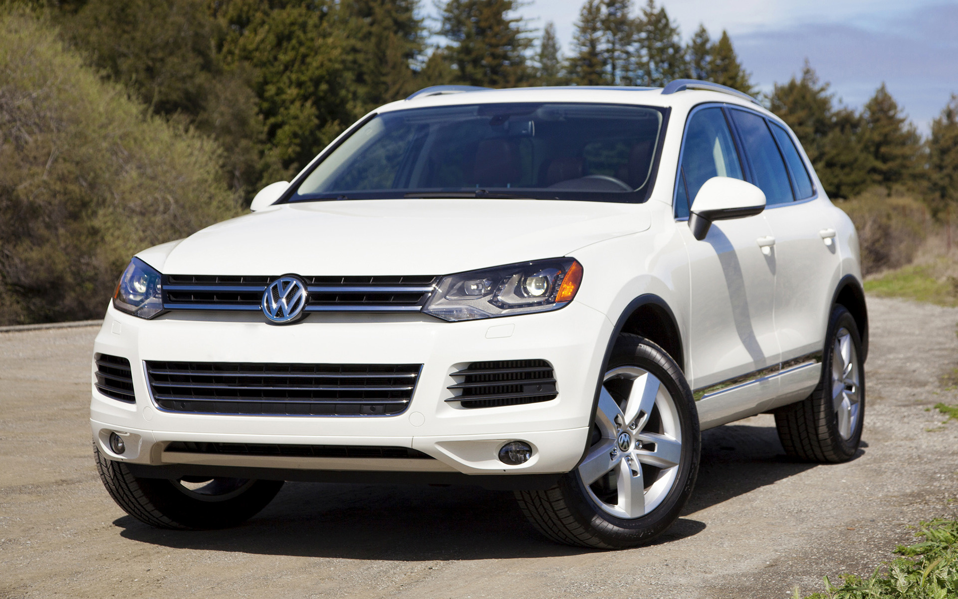 Volkswagen Touareg 2011 Р±РµР»С‹Р№