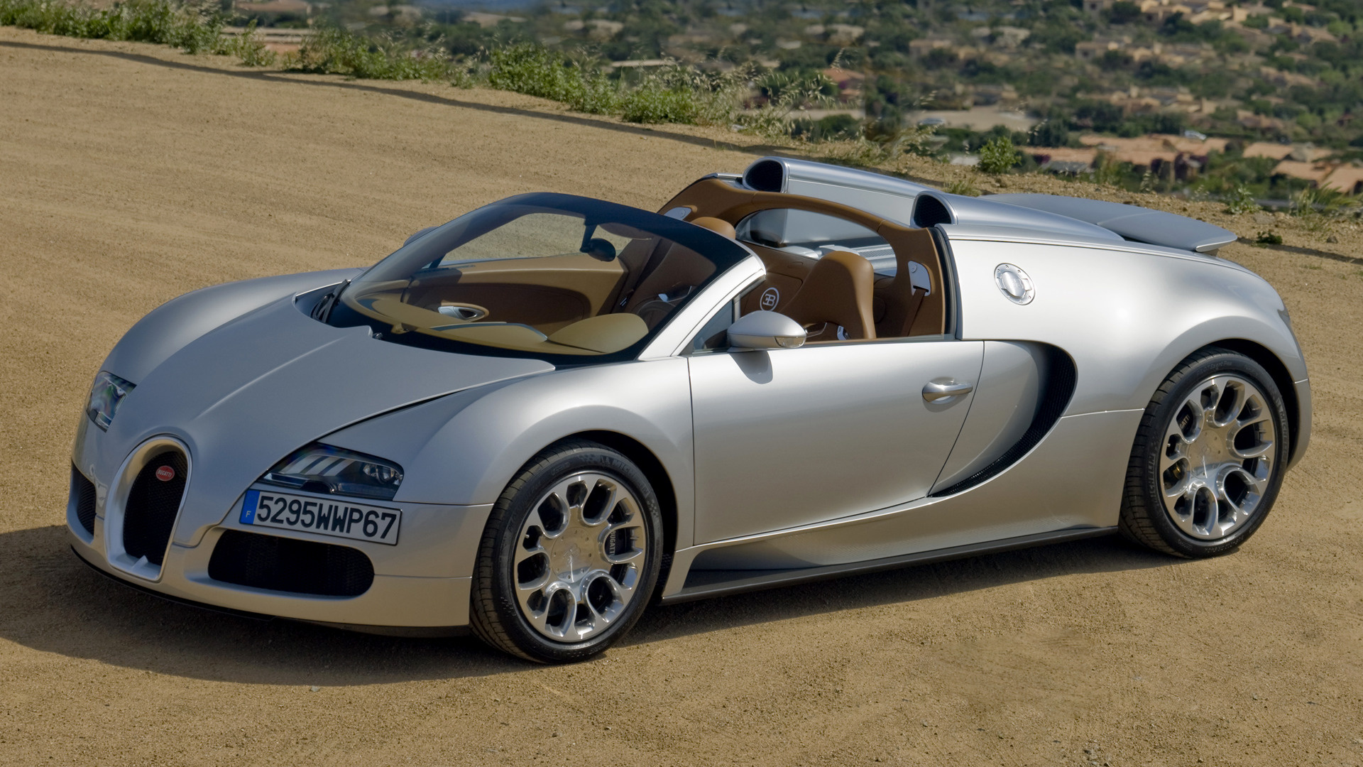 Сайт про автомобили. Bugatti Veyron 16.4 Grand Sport. Автомобиль Bugatti Veyron 16.4. 2008 Bugatti Veyron 16.4 Grand Sport. Бугатти Вейрон 2022.