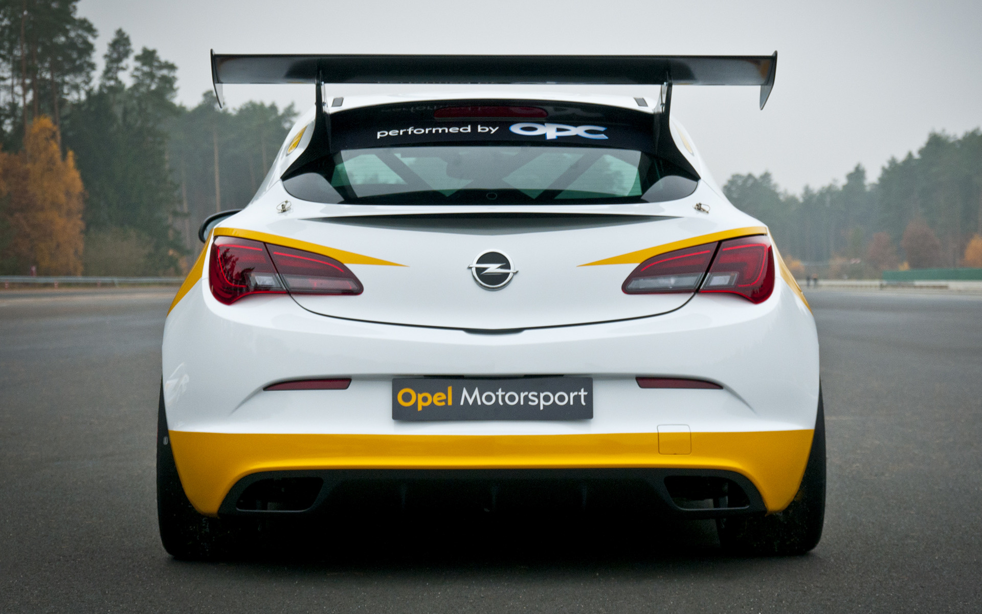 Opel Astra GTC гоночная