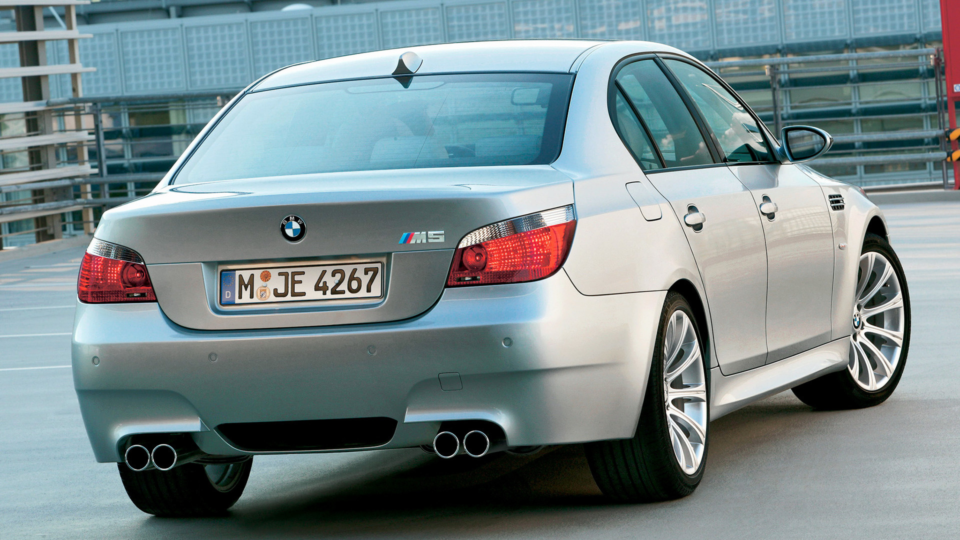 File:BMW M5 2005 (15172814042).jpg - Wikimedia Commons